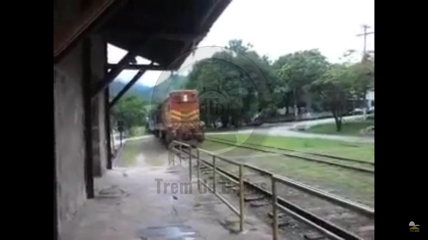 Trem passando em Rocha Leão