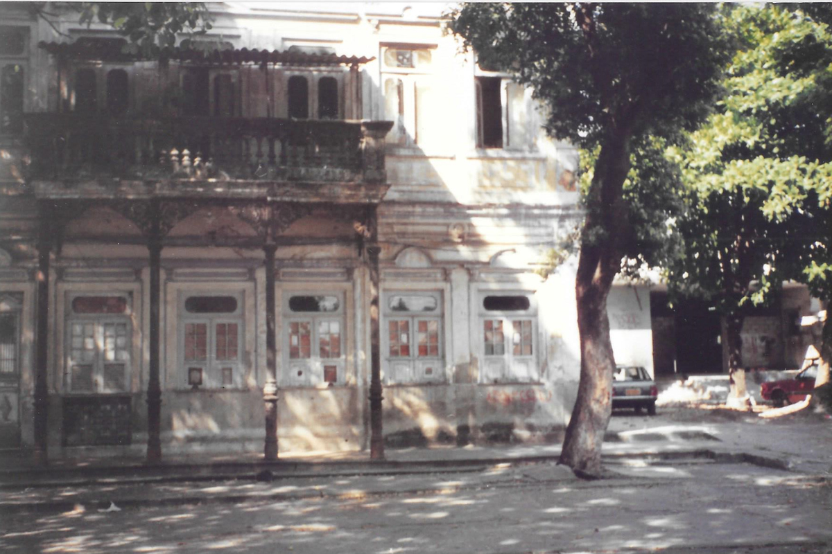 Estação Francisco Sá (1997)