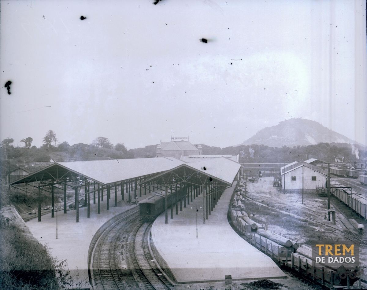 Pátio da estação Santana do Maruí