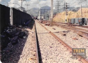 Trecho ferroviário em Manguinhos