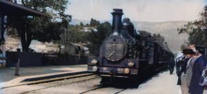 L’arrivée d’un train à La Ciotat (1895) (colorizado por IA)
