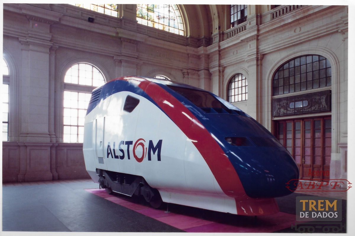 TGV (maquete 1×1) na estação Julio Prestes – SP (1998)