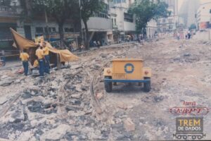 Trilhos de bonde em obras na Praça Tiradentes