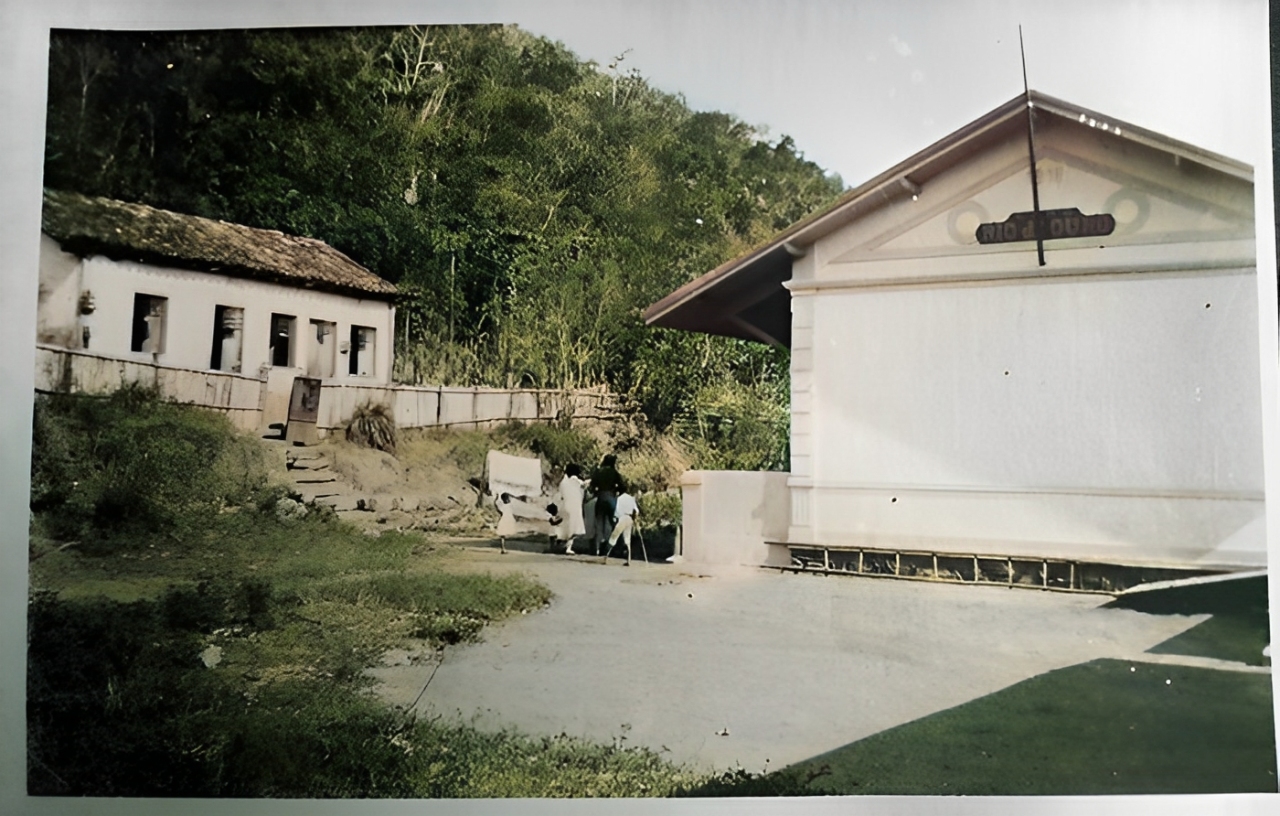 Estação Rio d’Ouro – Década de 1920 (Colorizada)