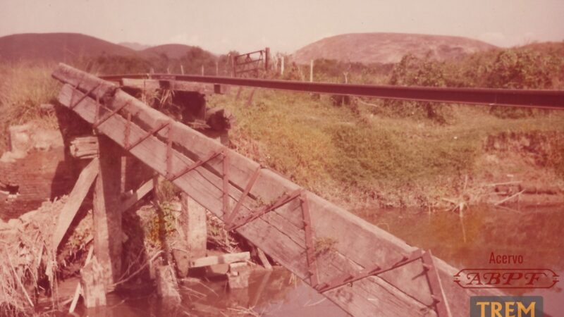 Ponte da EF Mauá sobre o Rio Inhomirim