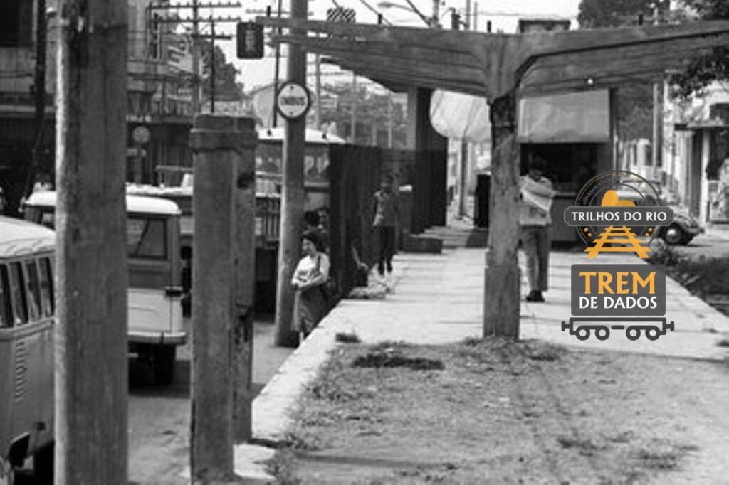 Rio de Janeiro (RJ) 30/09/1971 - Transportes Ferroviários - RJ - Estação de Irajá - Foto de José Santos / Agência O Globo - Negativo: 76591