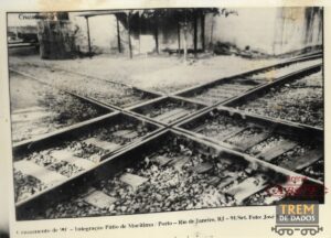 Cruzamento de linhas em 90º no pátio de Marítima - Acervo ABPF - RJ