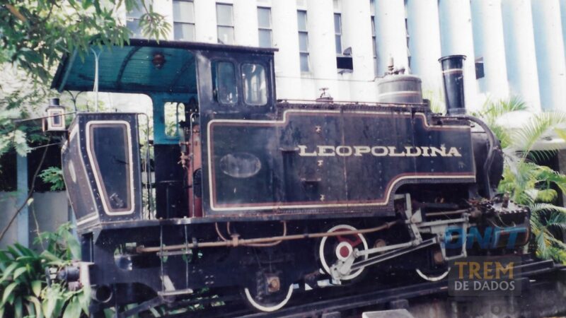 Locomotiva a vapor da Leopoldina em Praia Formosa