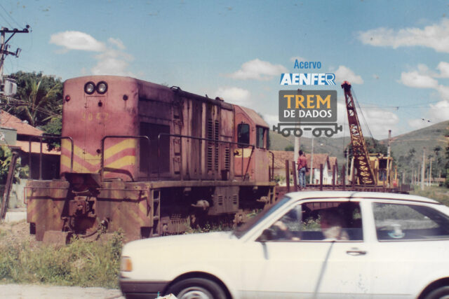 Locomotiva e Guindaste em Pinheiral – RJ (1996)