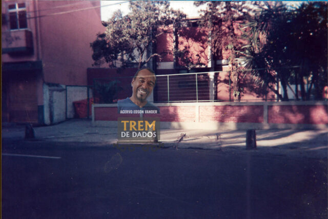 Linha de Bonde de Transporte de Lixo no Leblon