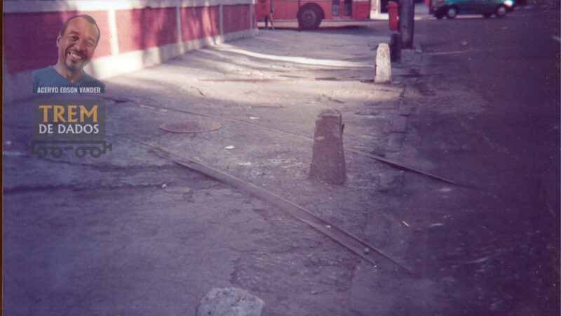 Linha de Bonde de Transporte de Lixo no Leblon