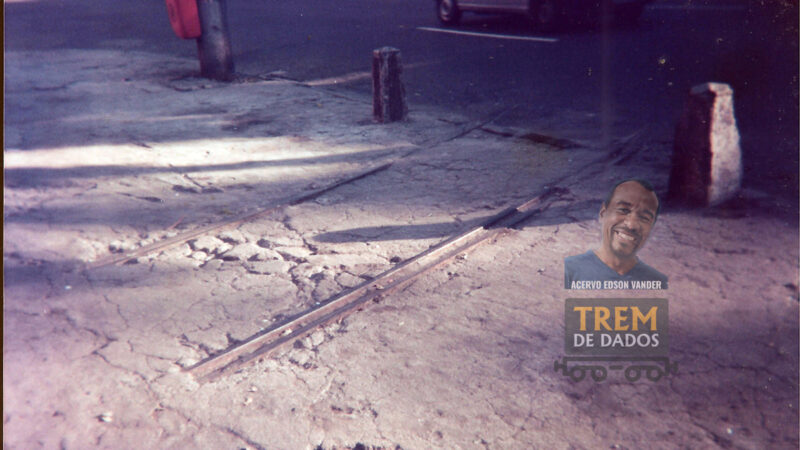 Linha de Bonde de Transporte de Lixo no Leblon