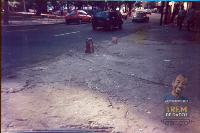 Linha de Bonde de Transporte de Lixo no Leblon