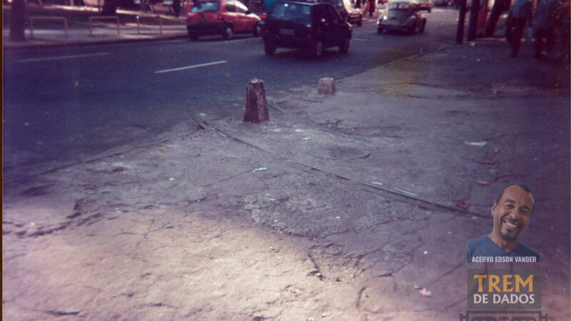 Linha de Bonde de Transporte de Lixo no Leblon