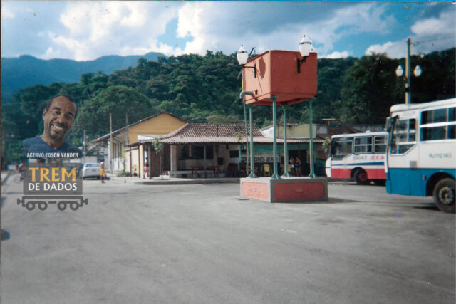 Caixa d’água e estação ferroviária de Tinguá