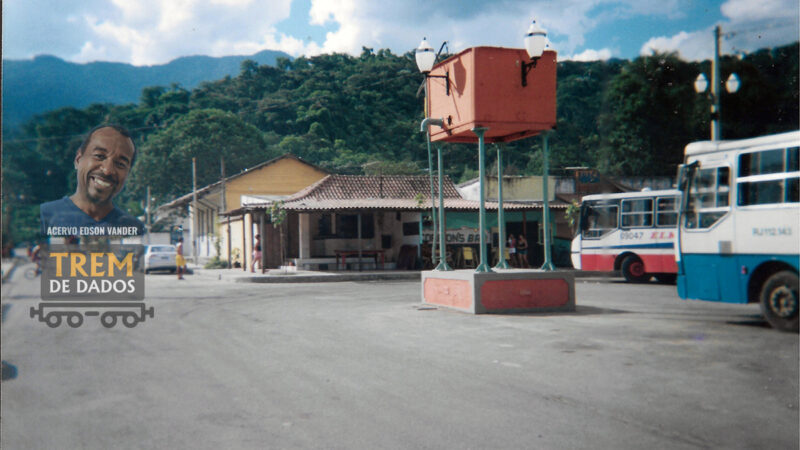 Caixa d’água e estação ferroviária de Tinguá