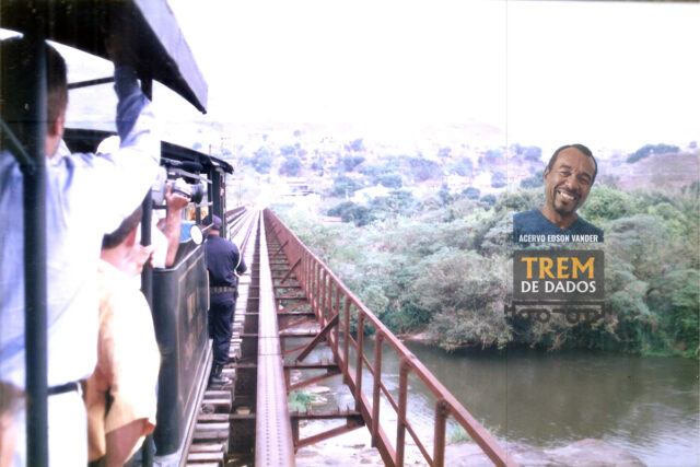 Trem da Estrada Real passando sobre a Ponte Preta, Paraíba do Sul