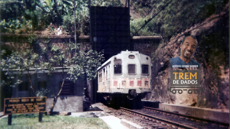 Série 400 / Trem Barrinha no Túnel 12 da EFCB