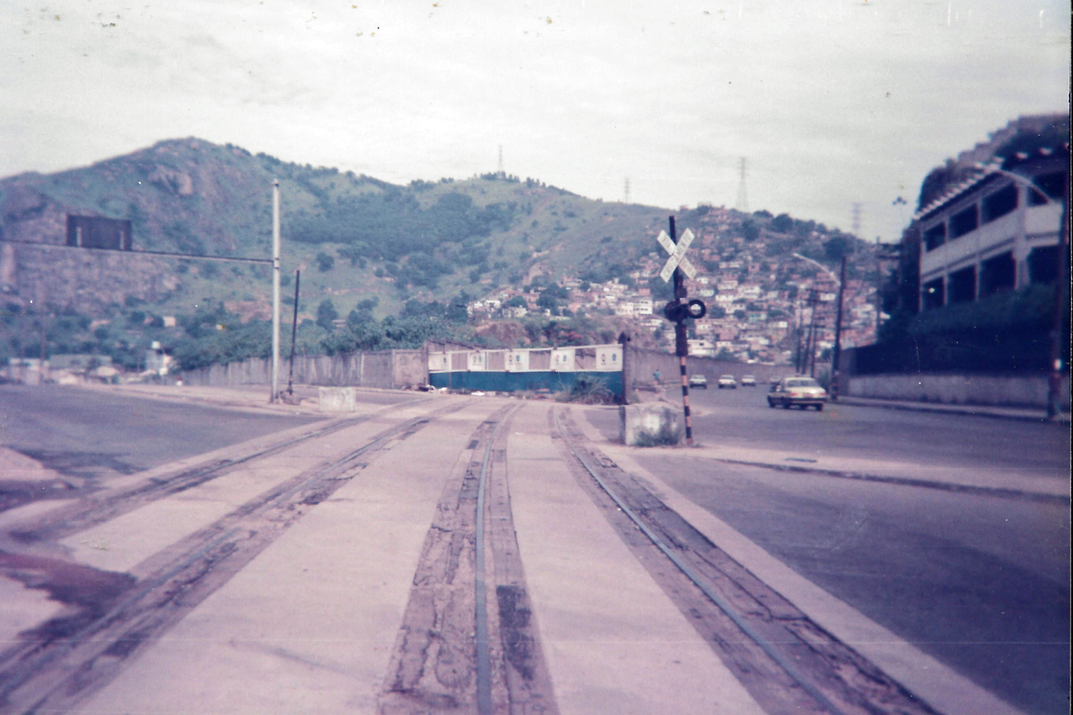 Cruzamento em Nível da Linha 2 do Metrô (Engenho da Rainha)