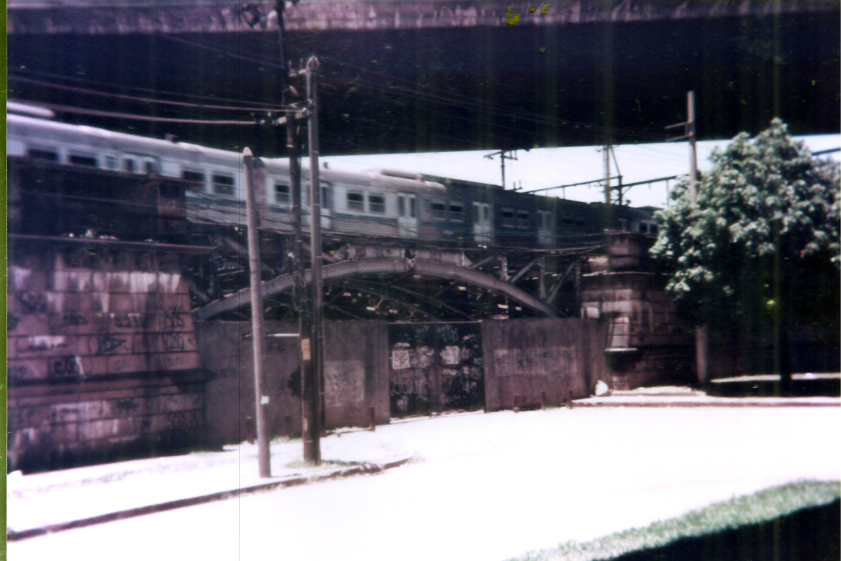 Passagem Superior sobre a Rua Figueira de Melo