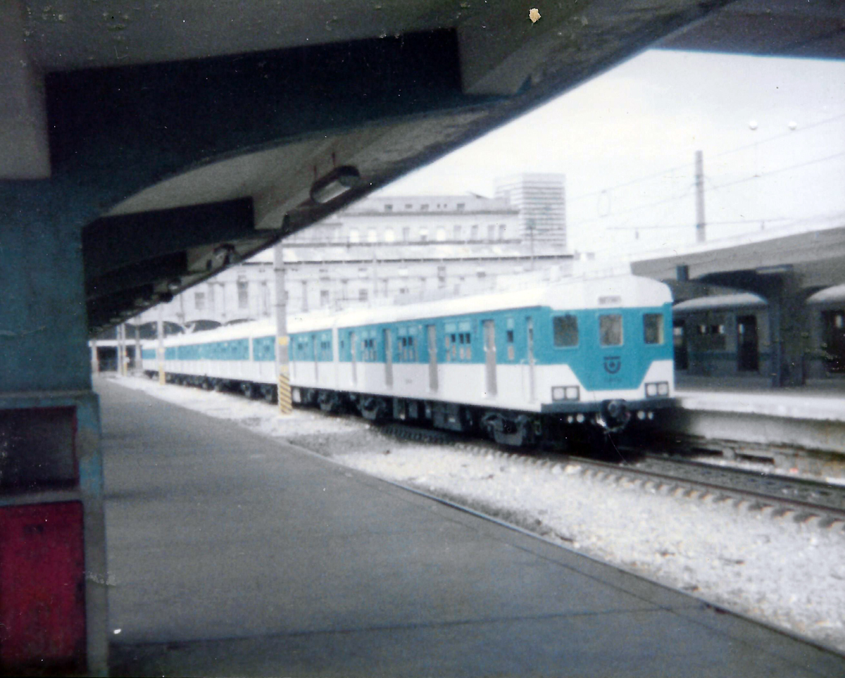 Trem Série 400 em Barão de Mauá