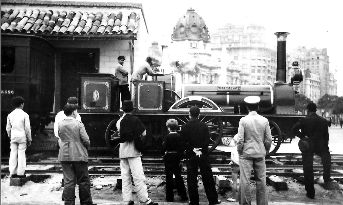Trem com a locomotiva Baroneza na Feira Internacional de Amostras (1934)