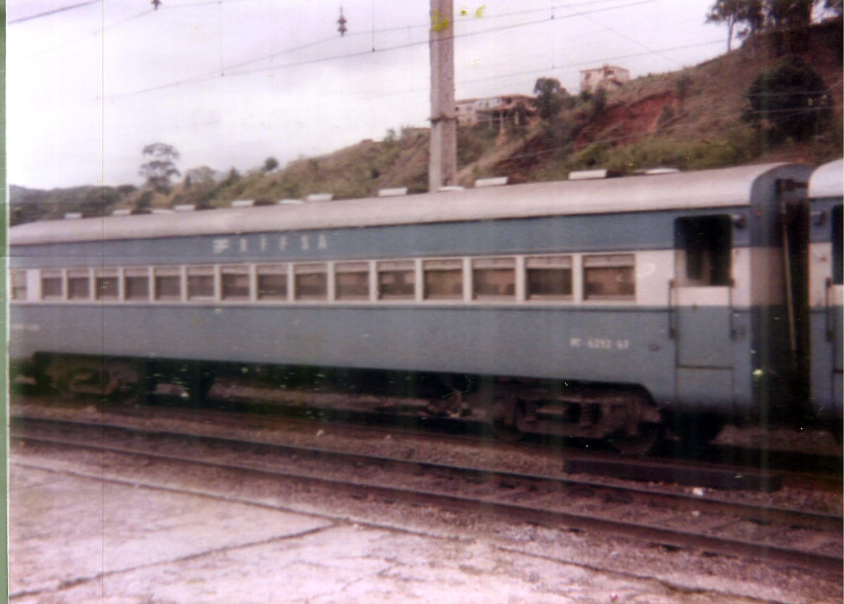 Carro de Primeira Classe da RFFSA em Barra do Piraí