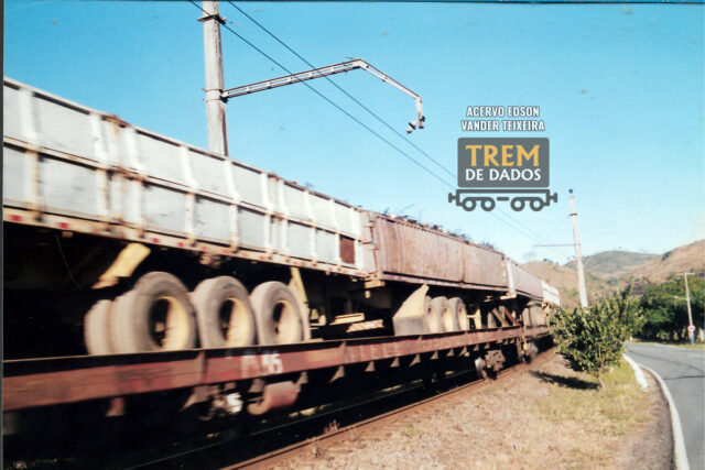 Transporte de Carretas em Vagões-Prancha