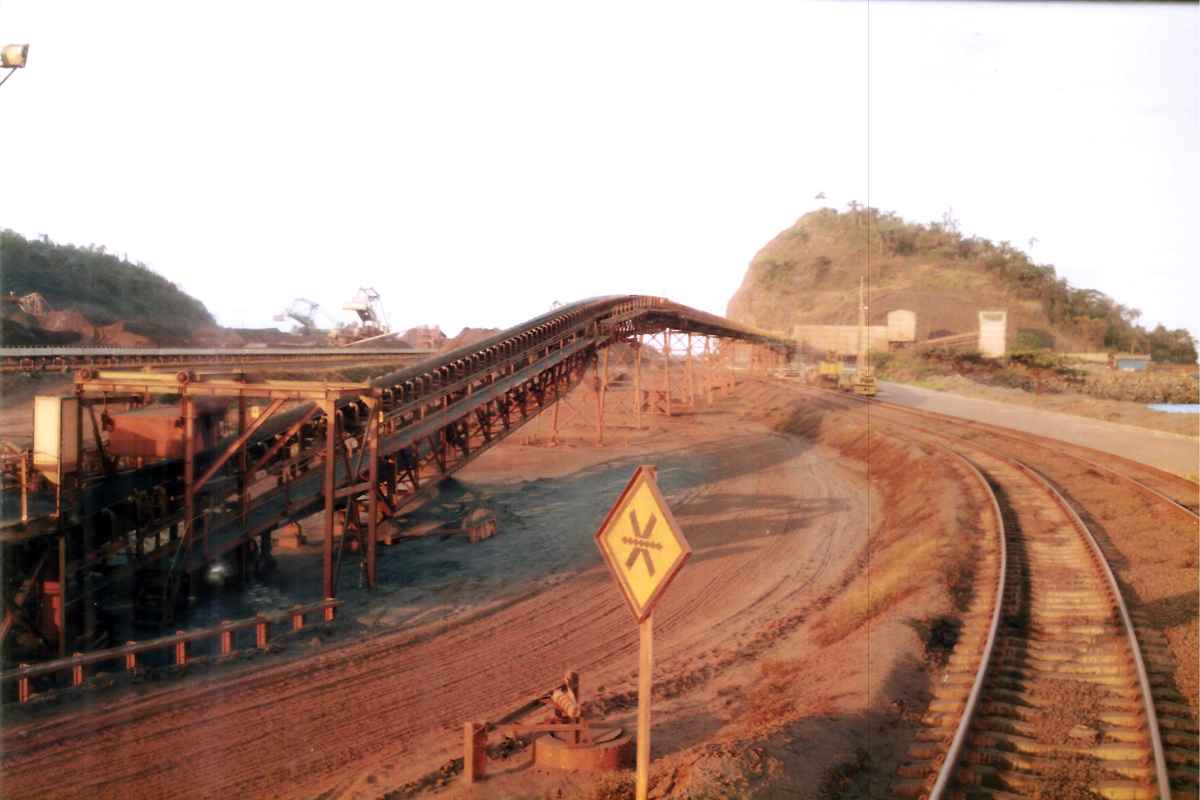 Pátio ferroviário da Ilha Guaíba (2002)