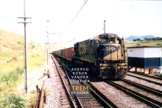 Trem de Container durante teste do Trem-Barrinha com MRS e Supervia (2002)