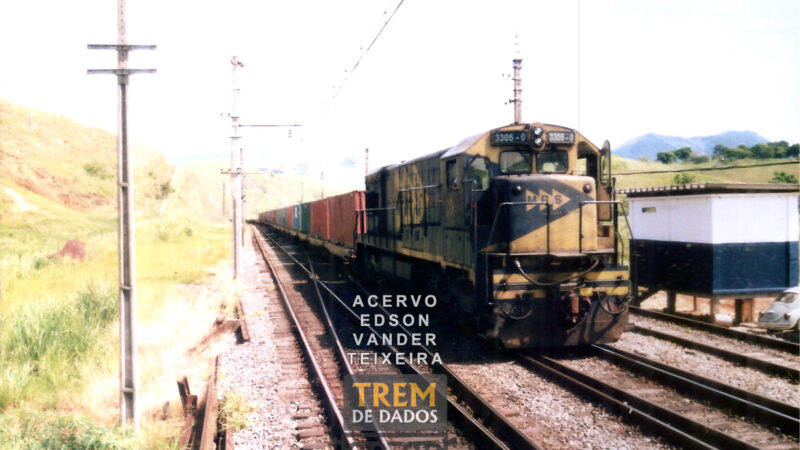 Trem de Container durante teste do Trem-Barrinha com MRS e Supervia (2002)