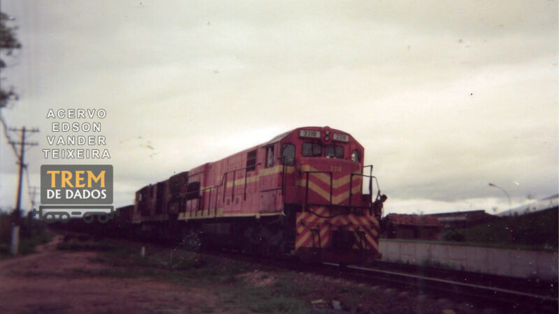 Locomotiva número 3310 RFFSA no Ramal de São Paulo da EFCB